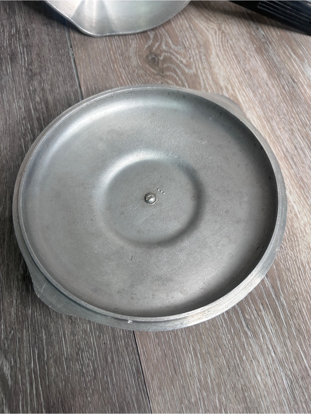 Vintage Wagner Ware Magnalite 3 Qt Saucepan w/Lid Double Pour Spout - Excellent - Picture 4 of 8